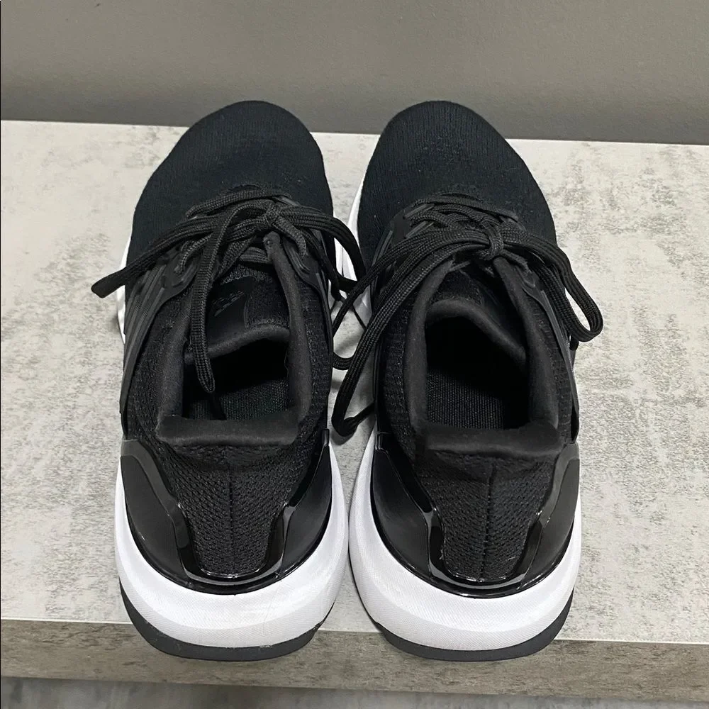 Adidas Bounce Black and White Athletic Shoes Mens 7.5 Women’s 9